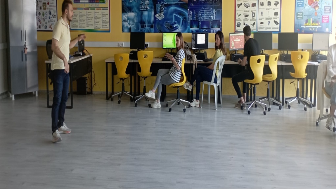 TÜRKİYE YÜZYILI MAARİF MODELİ FEN BİLİMLERİ EĞİTİMİ OKULUMUZDA VERİLDİ.